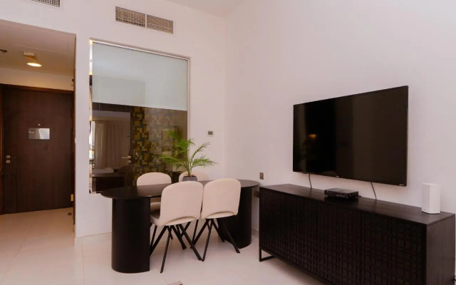 Hotel Style Studio in The Iconic PALM