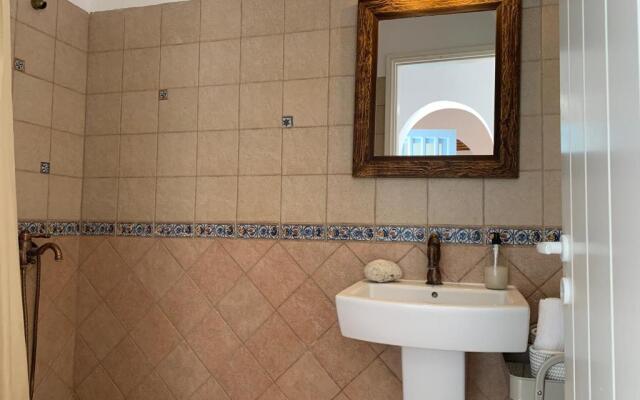 Rosemary Residence in Ampelas. 3 bedroom house