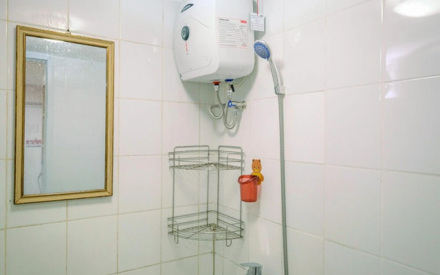 Nice and Strategic 2BR at Bassura City Apartment