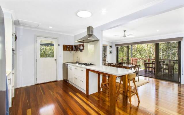 Cabarita Beach Bliss - Holiday Home On The Lake