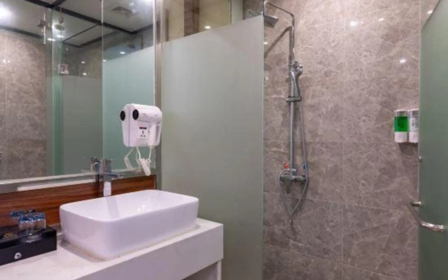 V8 Boutique Hotel
