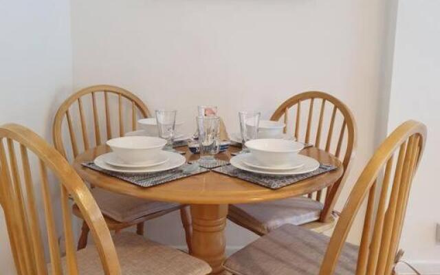 Pet Friendly 2 Bed Coastal Property - Millendreath, Looe