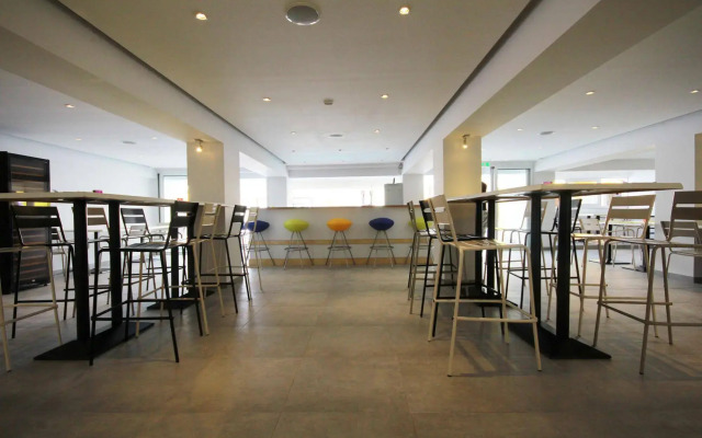 Sea Cleo Napa Hotel & Annex