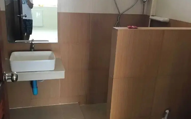 Krisada Beach Resort