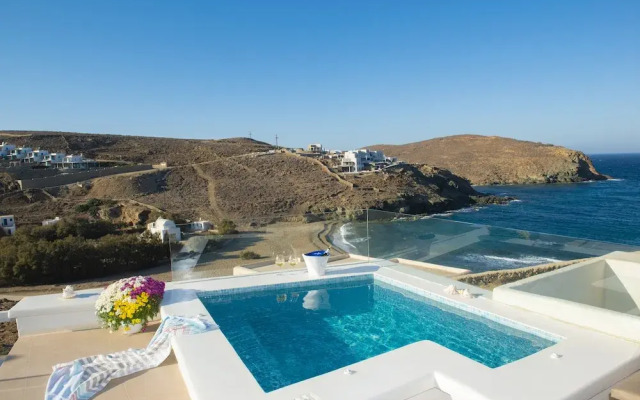 Myrsini's Luxury Suites