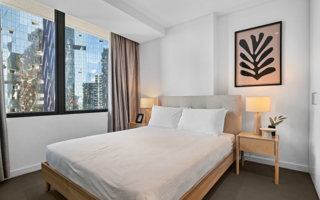 2-bed High-rise Apartment With Pool & Gym – Guest Rooms – Melbourne