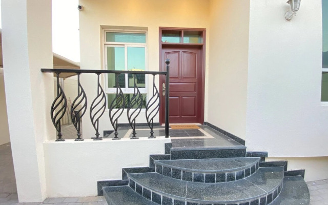 LuxBnB 3BD Villa Mirdif Newly Furnished