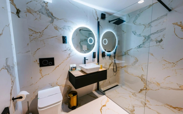 Auris Hotel