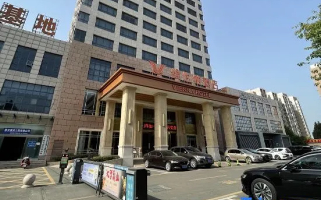 Vienna Hotel (Taian Feicheng Junyue Building Wuyue Plaza Branch)) – Exterior – Taian