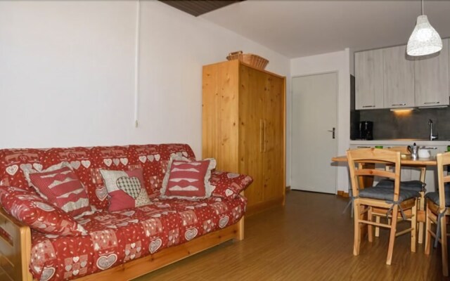 Studio + CM 4 Perosnnes