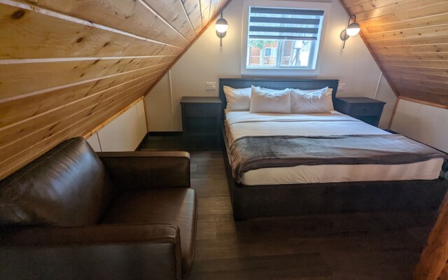 Halcyon Hot Springs Resort