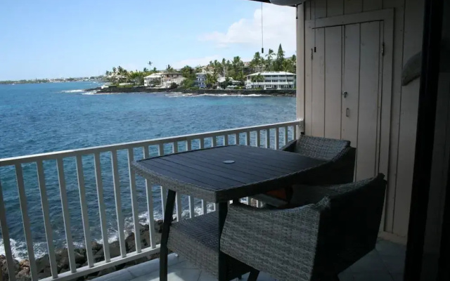 Sea Ge 1-203 1 Bedroom Condo by RedAwning