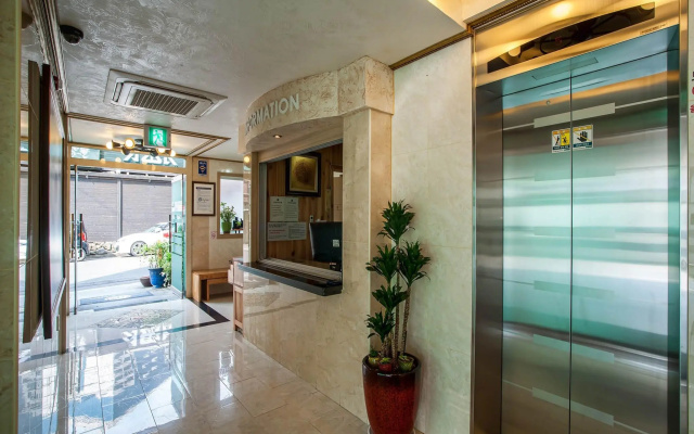 Hotel Maple