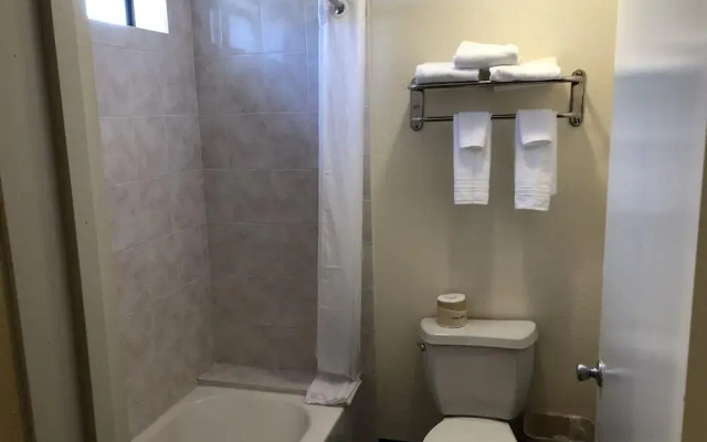 Travelodge By Wyndham Pasadena Central