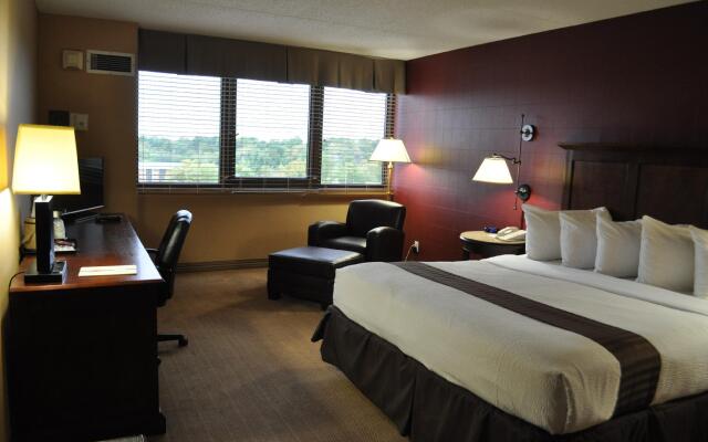 Adam's Mark Hotel & Conference Center