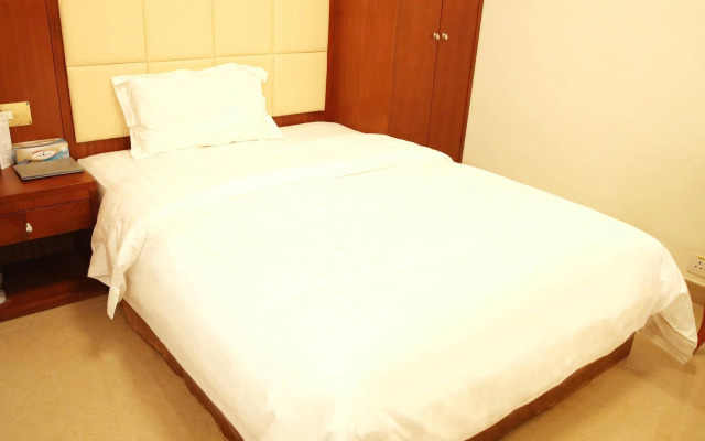 Grand Harbour Hotel