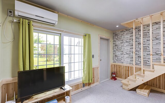 Seogwipo Red Piano Pension