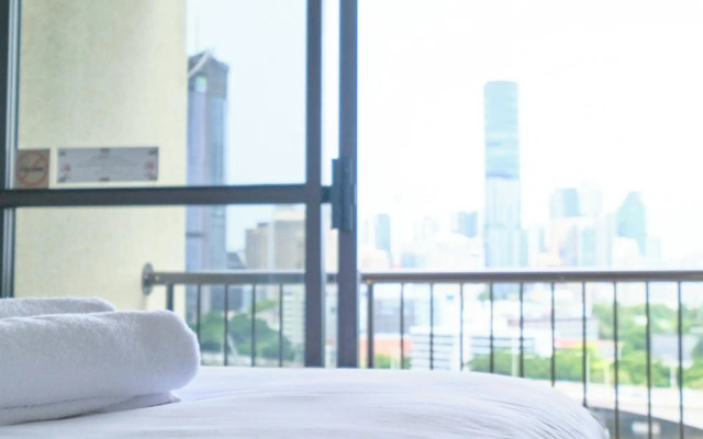 River Plaza Apartments