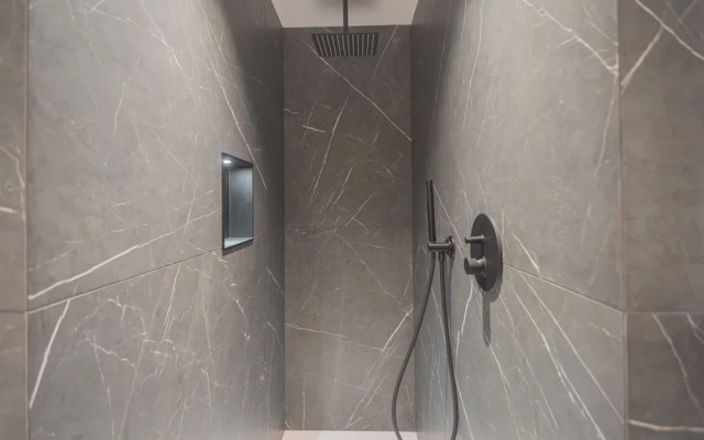 Piccola Como Lotus by Rent all Como