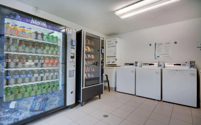 Studio 6 Mountlake Terrace, WA - Seattle