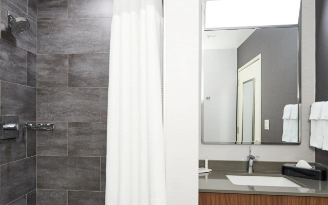 Courtyard by Marriott Medford Airport