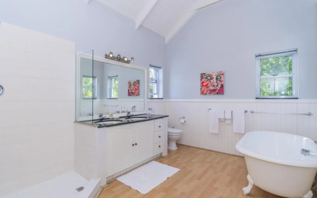 Explorer Guest House