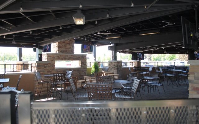 DoubleTree by Hilton Austin, MN