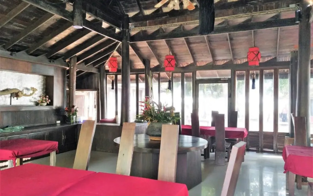 Chivaree Hotel And Resort