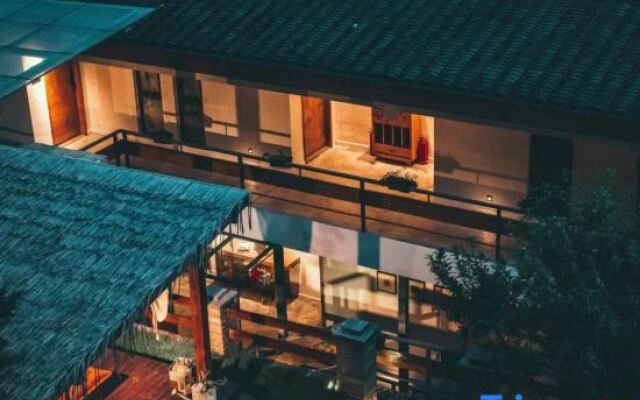 Xingyi Yunqi No.1 Inn (Xia Nahui Branch, Wanfenglin Scenic Area)