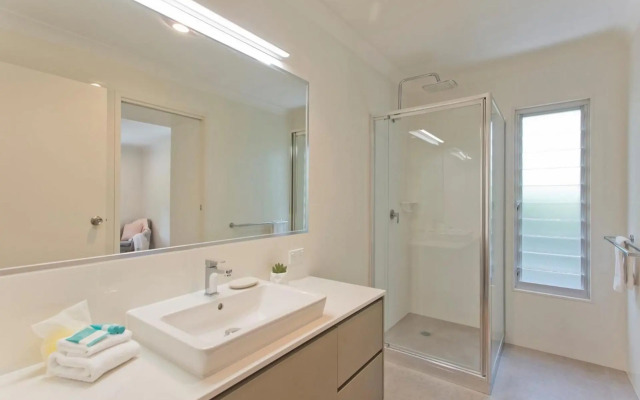 Depper St Charming Beach Side Home in Lovely Location