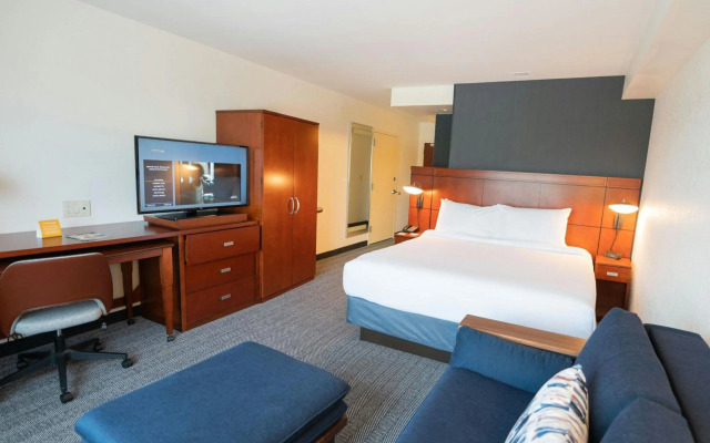 Courtyard Philadelphia Springfield