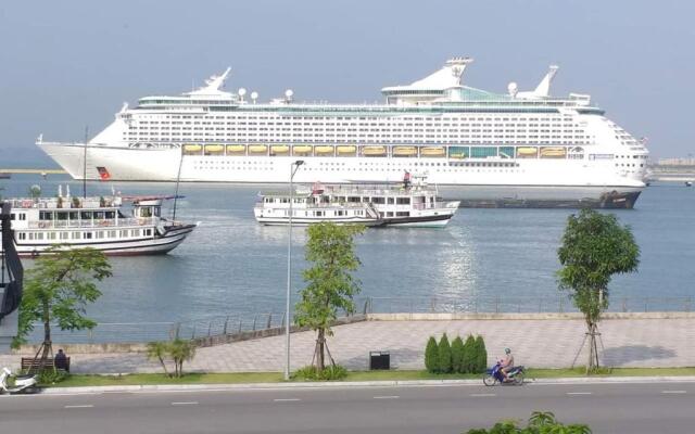 The 1108 sapphire Ha Long