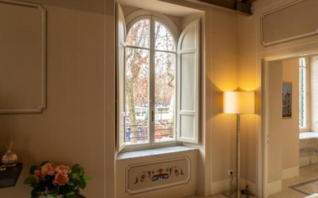 Noble Floor Luxury Apartments Gina