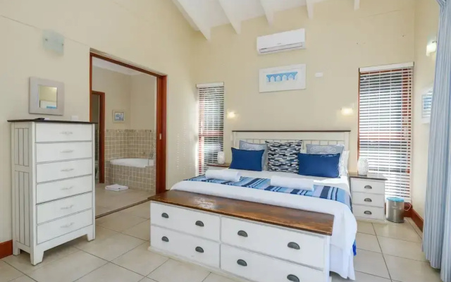 San Lameer Villa Rentals 14306