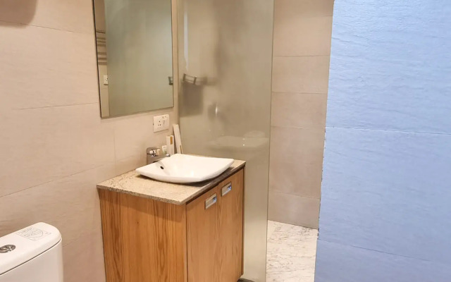 CRS Inn - A Premium Homestay ( near Cyber Hub)