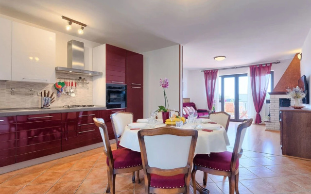 Chiara Bu Inija in Bu Inija