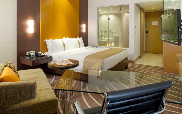 Holiday Inn Mumbai International Airport, an IHG Hotel