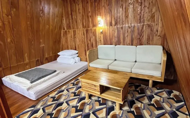 Emerald Cabin Dieng