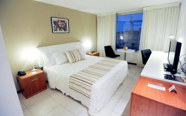 Real Colonia Hotel & Suites