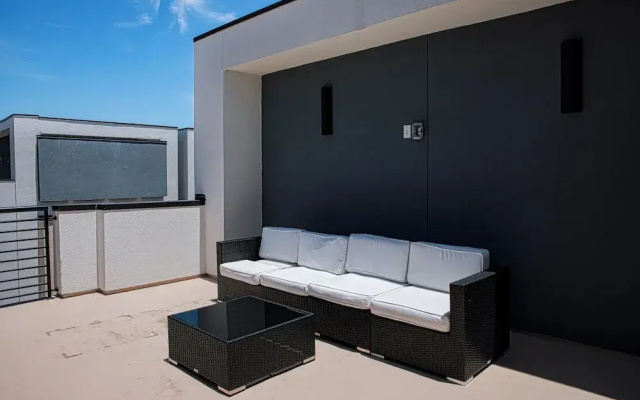 Spacious Luxe 3BD Townhome in Dwtn HTX.