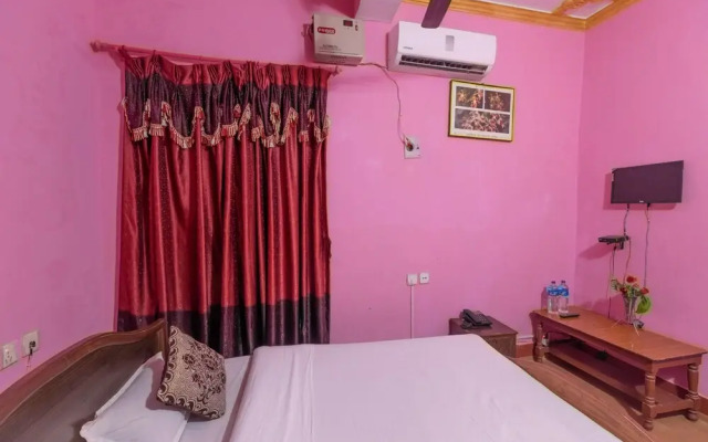 SPOT ON 617 Hotel Hemant