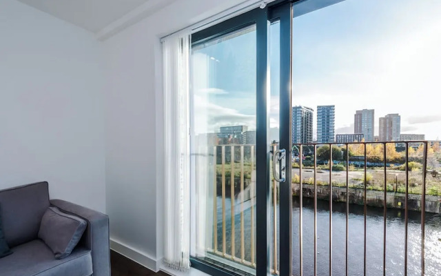Hilltop Serviced Apartments - Salford