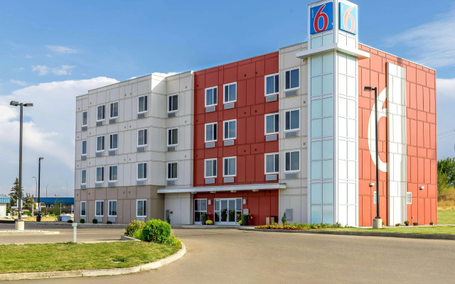 Motel 6 Swift Current, SK