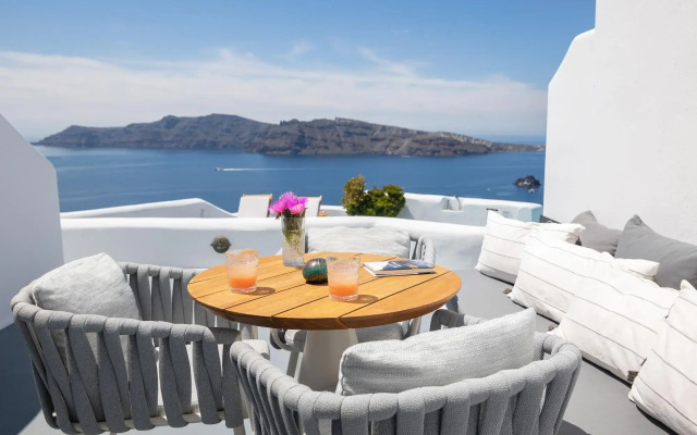 Ikies Santorini
