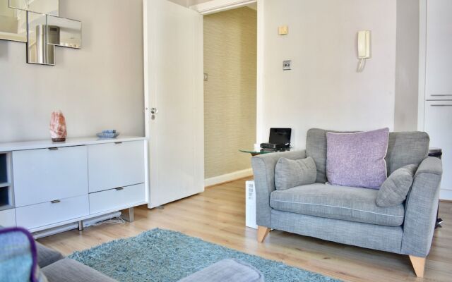 3 Bedroom Apartment In Temple Bar