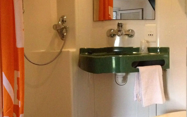 Brit Hotel Essentiel Poitiers – Gare du Futuroscope