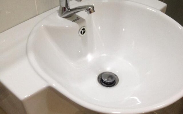 OYO 89831 Sri Sena Hotel