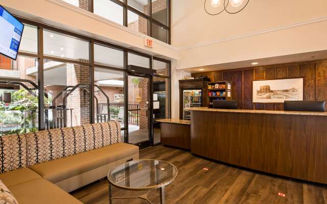 Best Western Plus Coastline Inn