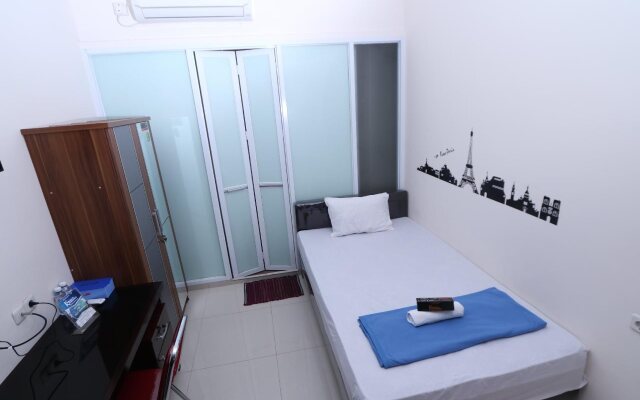 Kamar Keluarga Tanah Abang