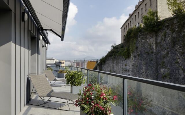 Amani Terrace Apartment by FeelFree Rentals